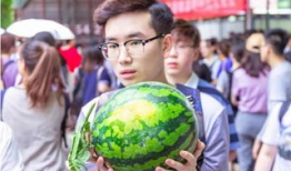 人人吃瓜官网一超级大瓜,人人吃瓜官网爆出惊天大瓜，震惊娱乐圈！